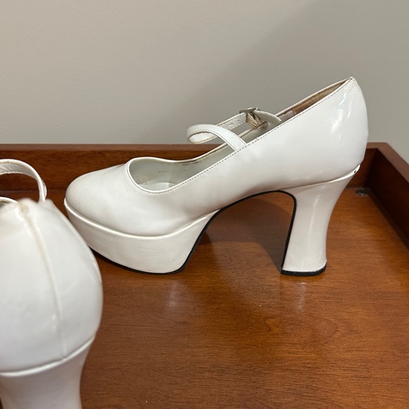 Funtasma Mary Jane Pump, White, Size 10 - Picture 5 of 14